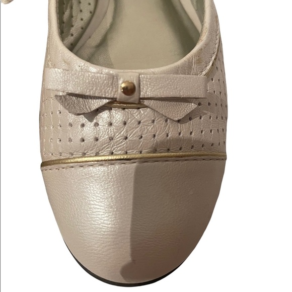 Talbots Cream with Gold Accents Flat Shoes NWOT Size 7B - Picture 4 of 8